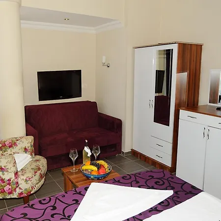 Feryil Li̇man Hotel *